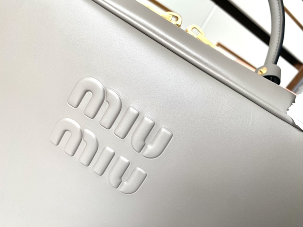 スーパーコピーブランドバッグ全体デザイン